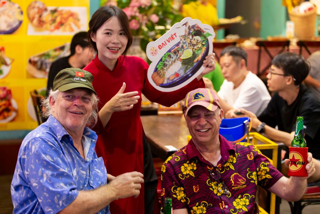 Khám Phá Không Gian Nông Thôn Bình Dị Tại Nhà Hàng Đại Việt Trên Con Phố Tây Bùi Viện