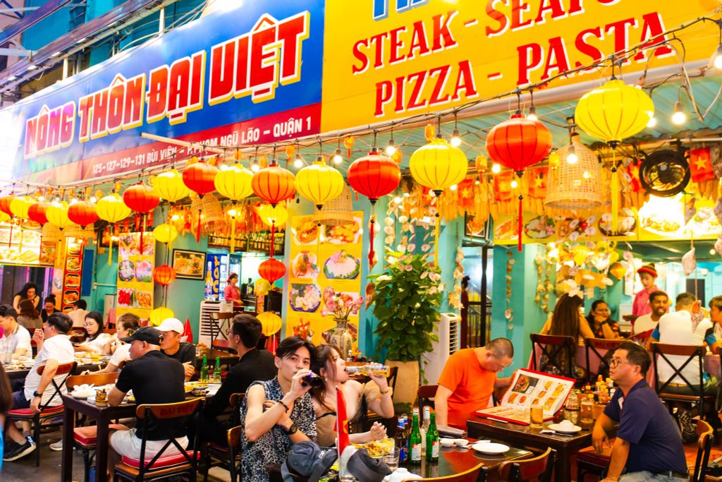 Discover Unique Seafood Flavors at Bui Vien Walking Street with Dai Viet Restaurant Chain