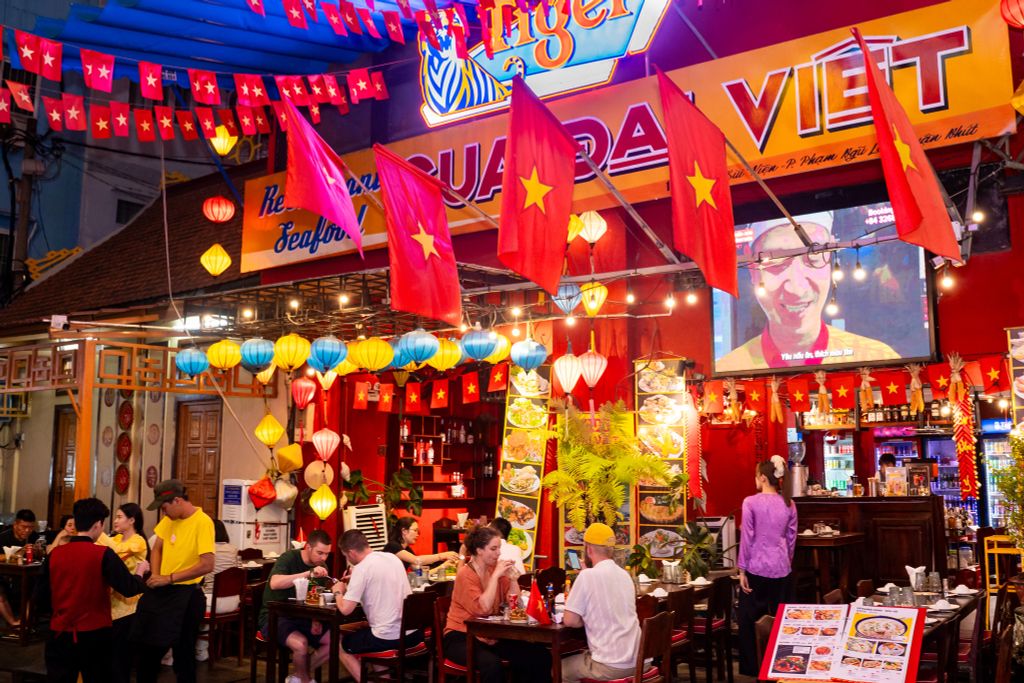 Top Must-Visit Places in Ho Chi Minh City: Discover Dai Viet Restaurant on Bui Vien Street