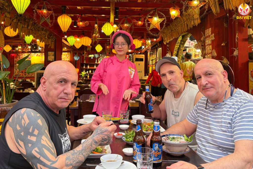 Cua Cà Mau - Tinh Hoa Miền Tây Giữa Lòng Sài Gòn Tại Nhà Hàng Đại Việt