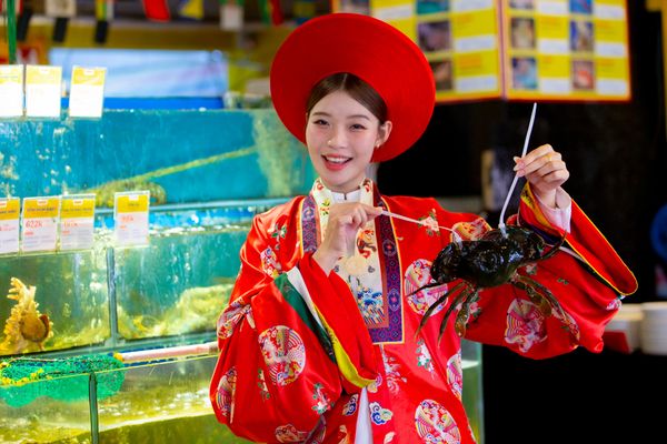 Hải sản tươi sống tại hồ