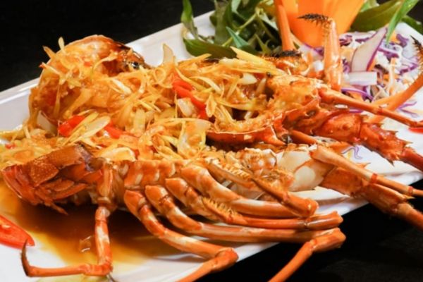 Tôm hùm baby sốt Lúa Đại Việt tại nhà hàng Đại Việt