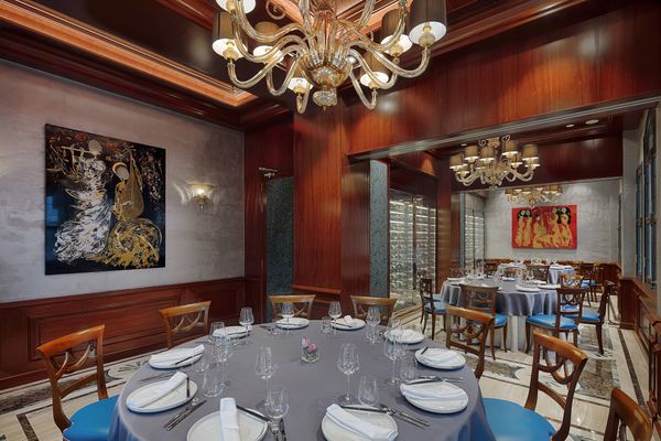 Nhà Hàng Việt Nam House