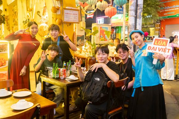 Lựa chọn nhà hàng có không gian gần gũi và ấm cúng