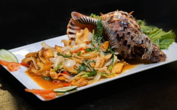 Các món ăn ngon, hấp dẫn từ ốc hoàng hậu