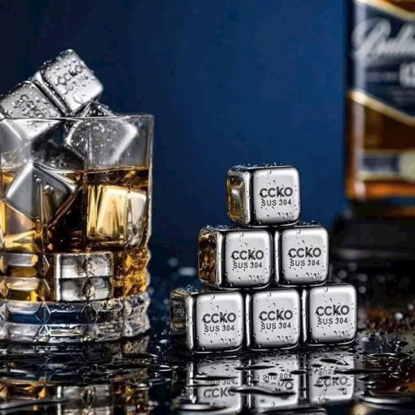 Bộ 8 đá viên inox CCKO là món quà tuyệt vời cho gia đình và những bạn yêu thích thưởng thức rượu
