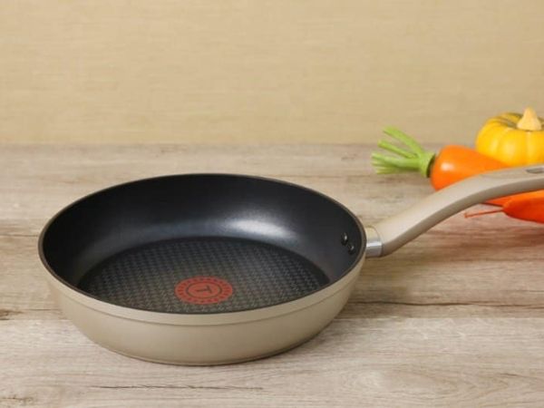 Chảo rán Tefal Sensations Thiết kế gọn đẹp, tinh xảo, màu sắc sang trọng