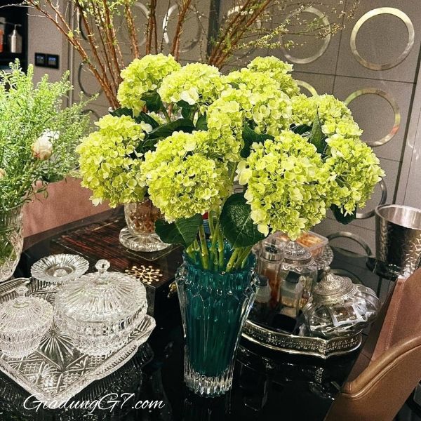 Lọ hoa pha lê Rogaska Crown Jewel 25cm Chất Liệu Pha Lê Cao Cấp