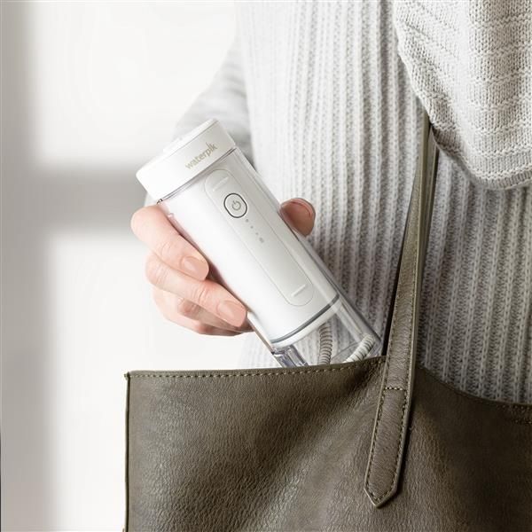 Máy Tăm Nước Waterpik Cordless Slide WF16 đã được chứng minh là mang lại sự kết hợp hiệu quả giữa áp suất nước và xung động