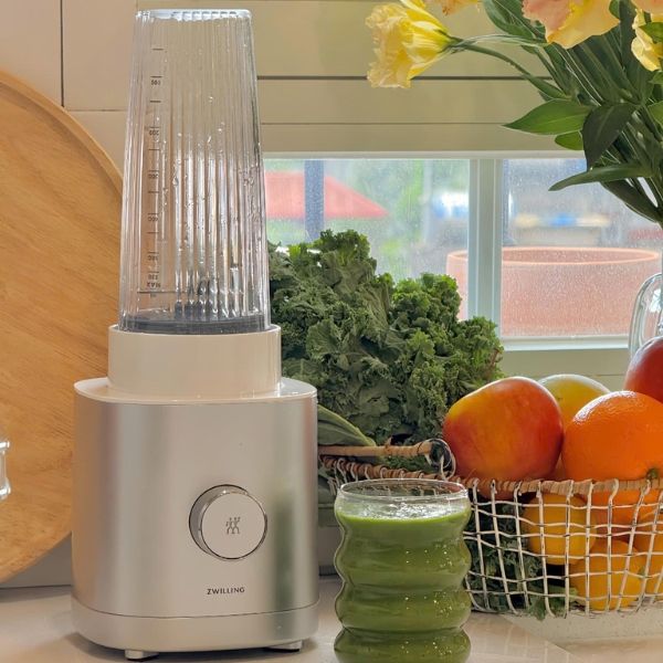 Máy xay sinh tố Zwilling Enfinigy Lưỡi dao chéo sắc bén, mang đến hiệu suất xay tuyệt vời