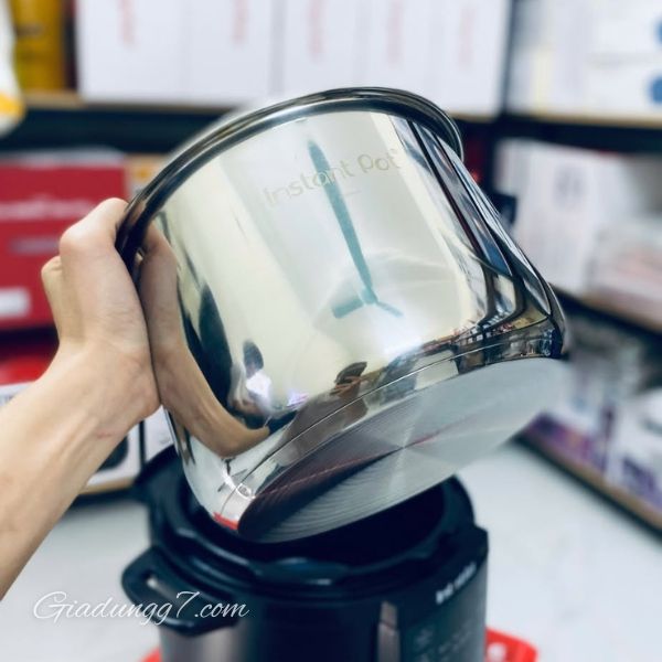 Nồi áp suất Instant Pot RIO 5.7L 7in1 Chất liệu lòng nồi: Thép không gỉ 18/8, đáy ba lớp chống xoay