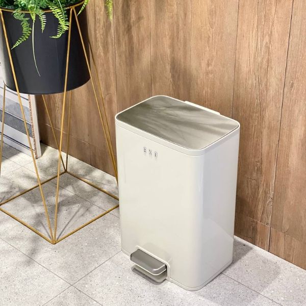 Thùng rác đạp chân EKO marina EK9161MP-15L 15 lít Cơ chế đạp chân êm ái, đóng mở nhẹ nhàng, hạn chế tiếp xúc tay, đảm bảo vệ sinh.