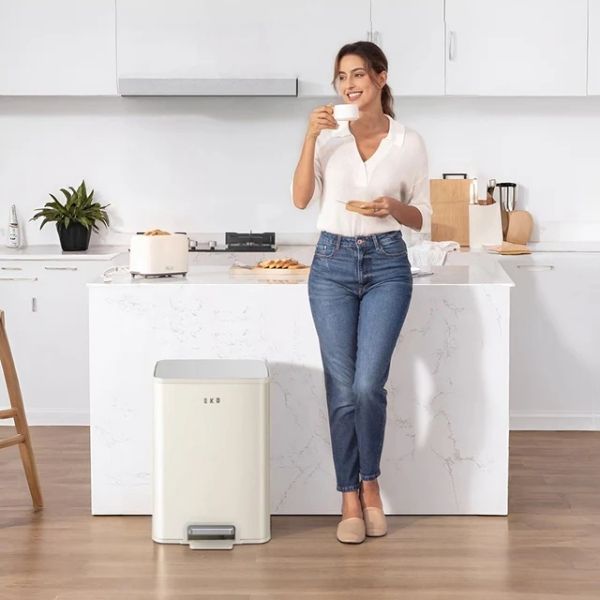 Thùng rác đạp chân EKO marina EK9161MP-15L 15 lít Cơ chế đạp chân êm ái, đóng mở nhẹ nhàng, hạn chế tiếp xúc tay, đảm bảo vệ sinh.