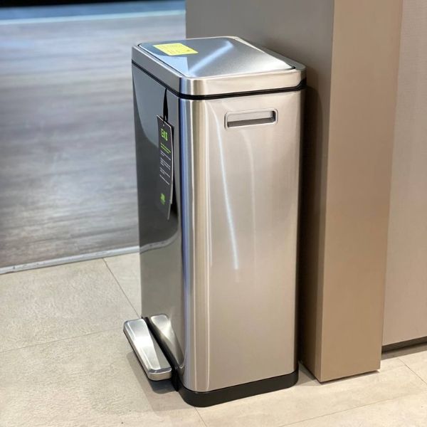hùng rác đạp chân EKO X Cube EK9368MT 30L Mở Nắp Bằng Bàn Đạp