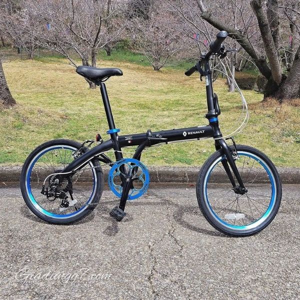 Xe đạp gấp Renault LIGHT10 - 10.8kg Tay cầm và khung xe dễ dàng gập lại bằng cần gạt.