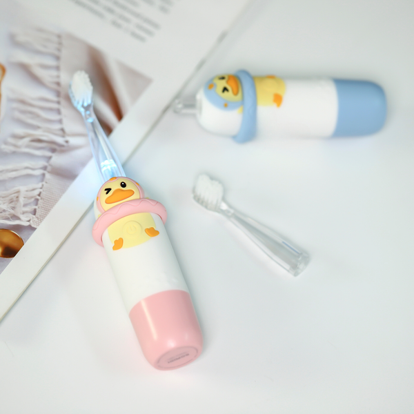 ban-chai-danh-rang-cho-be-bomidi-kb01