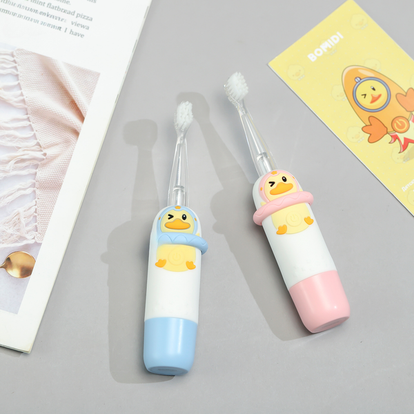 ban-chai-danh-rang-cho-be-bomidi-kb01