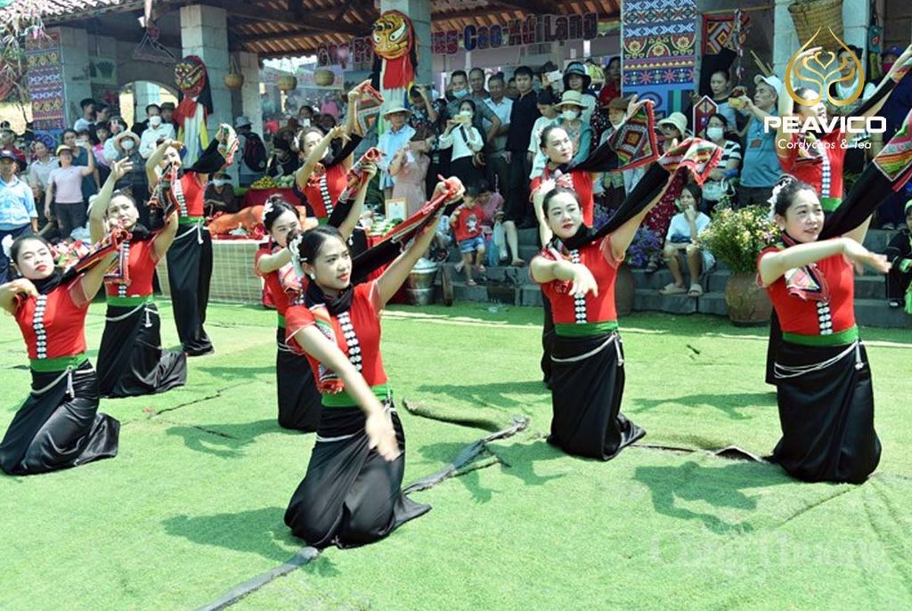 Phiên chợ vùng cao Tết Độc Lập