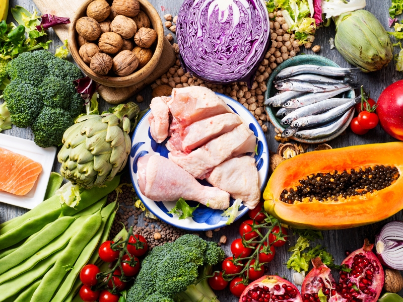 bệnh thoái hóa chất trắng nên ăn gì