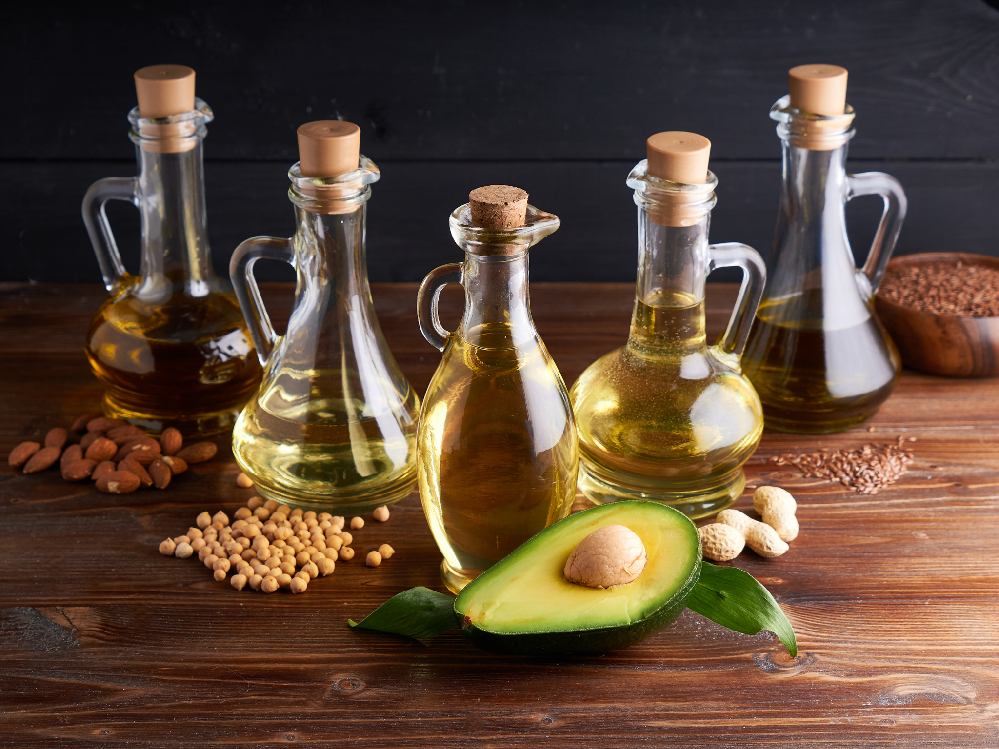 Tại Sao Bác Sĩ Hải Nói Không Với Dầu Thực Vật Giá Rẻ? Sự Thật Gây Sốc!