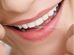 Đánh Răng Thôi Có Đủ Sạch? Khám Phá Vai Trò Của Chỉ Nha Khoa Cùng Siam Dental