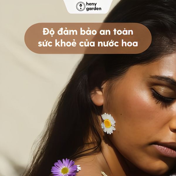 cách sử dụng nước hoa xịt tóc