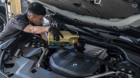 4 NGUYÊN NHÂN HAO HỤT NHỚT TRÊN XE VÀ CÁCH KHẮC PHỤC