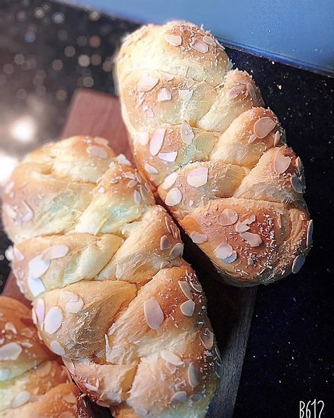 Bài viết quảng cáo bánh ngọt – Bánh mì hoa cúc
