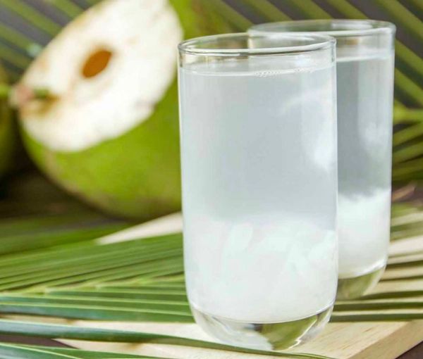 Nước dừa là một thức uống tuyệt vời cho những ai đang ốm vì giàu chất điện giải