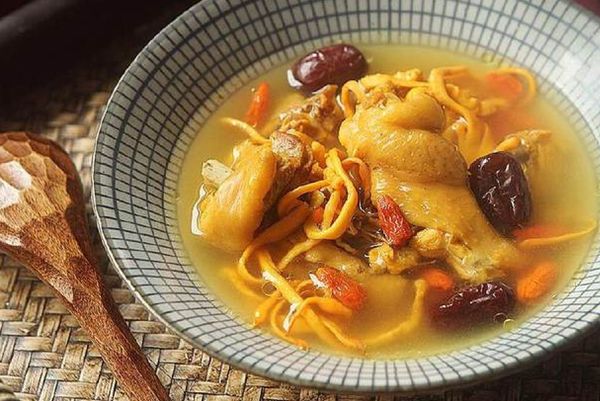 Súp gà là một món ăn giàu dinh dưỡng