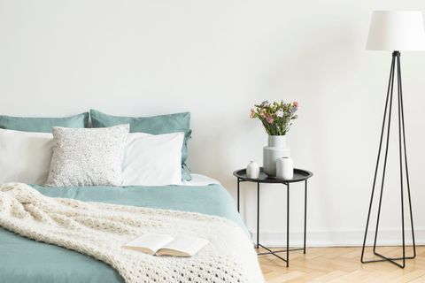 Hướng dẫn chọn màu chăn ga gối đệm theo phong thủy