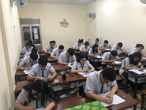 Hoạt động ôn thi học kỳ 2 của học sinh lớp 12 THCS - THPT Việt Thanh