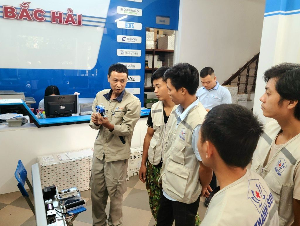ĐÀO TẠO ĐẠI LÝ THÀNH SƠN: KỸ THUẬT LẮP ĐẶT, SỬ DỤNG, XỬ LÝ LỖI TRÊN CỬA TỰ ĐỘNG TAESUNG