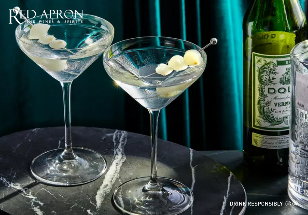 Tom Collins – refreshing gin cocktail with soda and lemon