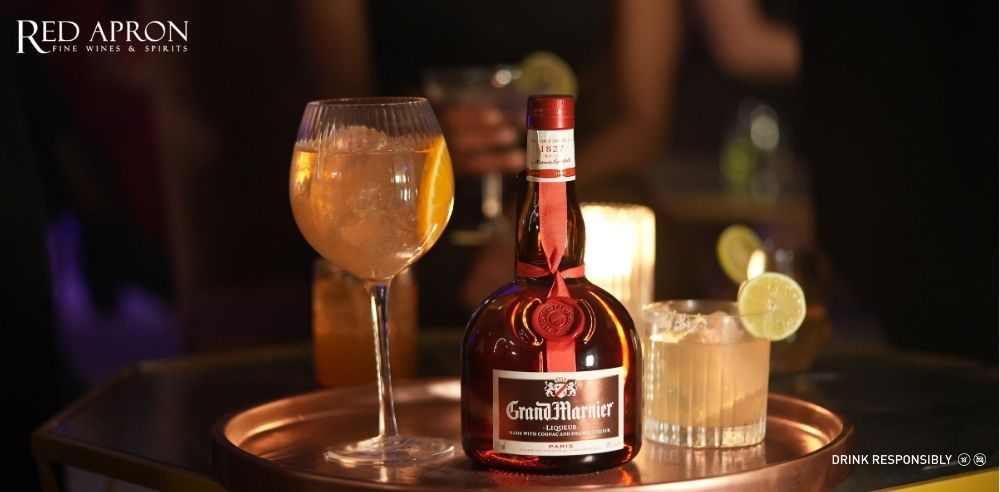 Món tráng miệng phù hợp với rượu hương cam le Grand Marnier: crepe Suzette, crème brûlée, panna cotta cam