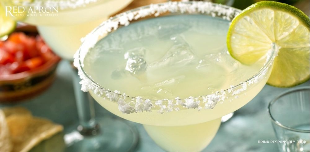 Minh họa công thức Margarita cocktail theo IBA: 2 phần Tequila, 1 phần Triple Sec, 1 phần nước cốt chanh lime.