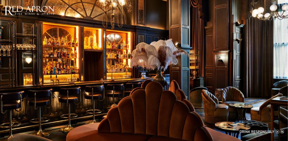 Ly Old Fashioned trong không gian lounge, phù hợp tiếp khách, kỷ niệm và buổi tối thư giãn