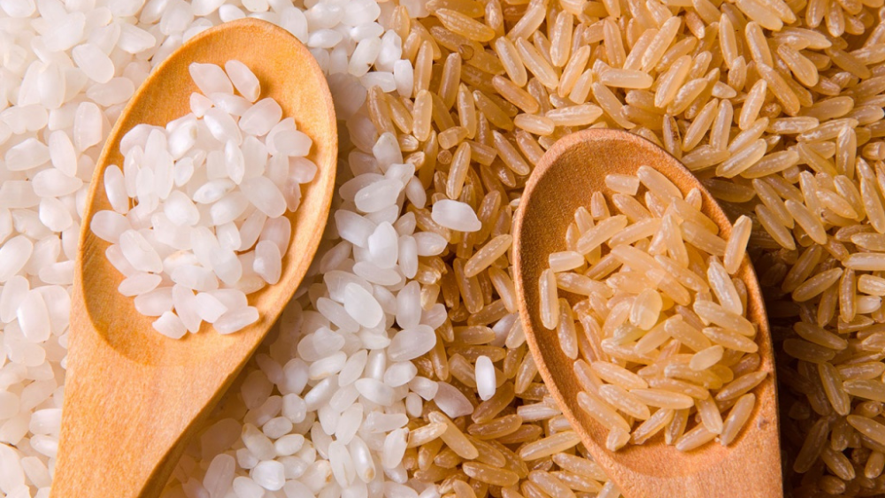 phân biệt gạo còn cám và gạo nguyên cám