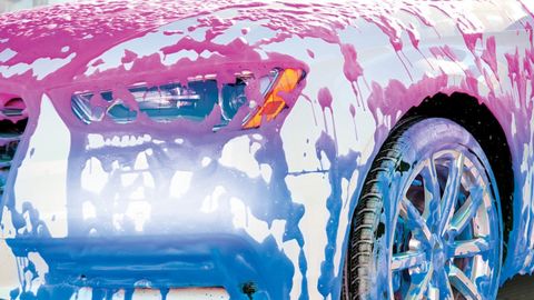 Độ pH của dung dịch rửa xe ảnh hưởng như thế nào tới sơn ô tô?