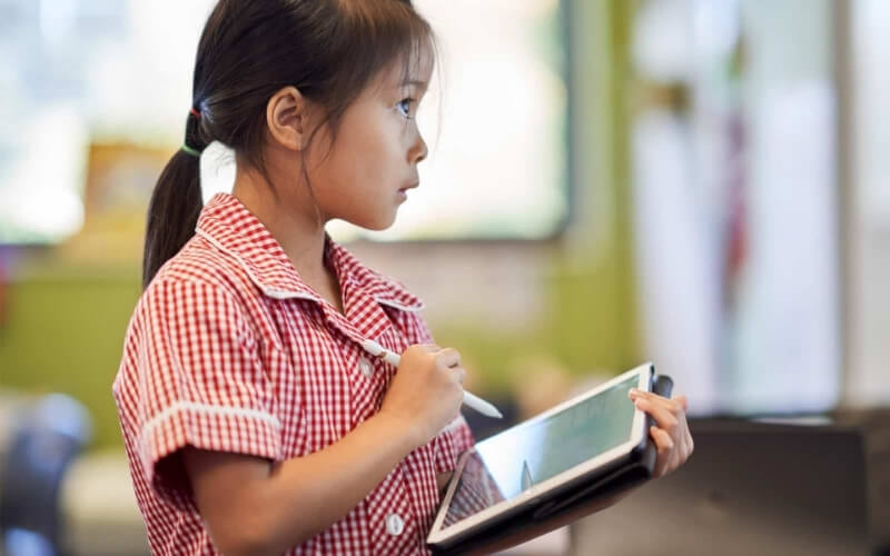 Cân nhắc nên mua laptop hay PC cho học sinh tiểu học