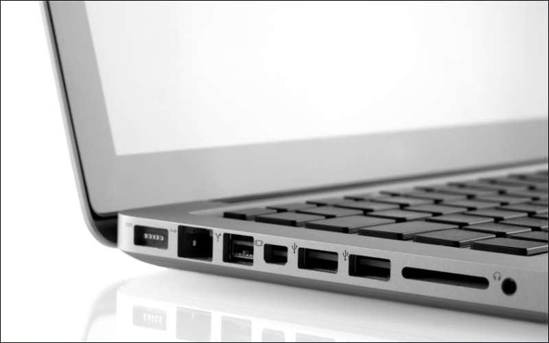 Chọn số lượng và loại cổng kết nối phụ thuộc hoàn toàn vào nhu cầu sử dụng của bạn