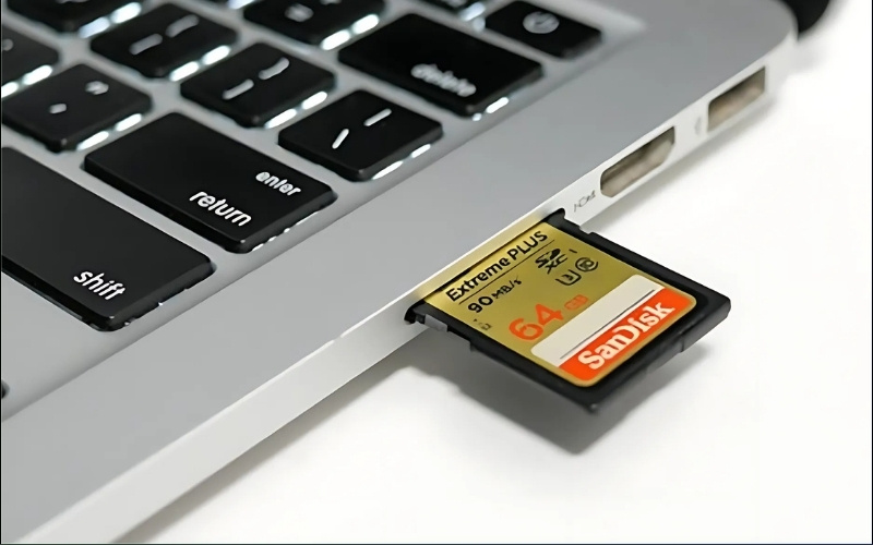 Khe đọc thẻ nhớ SD/MicroSD