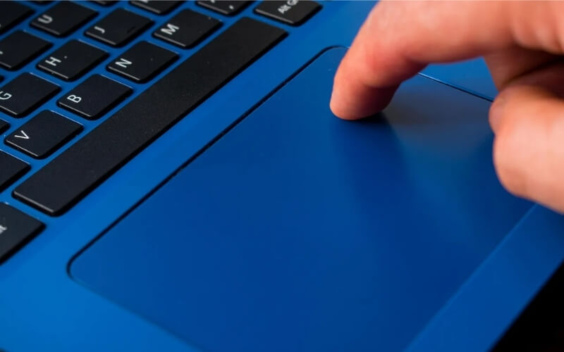 Tiêu chí chọn mua laptop cho sinh viên nữ: Bàn phím và Touchpad