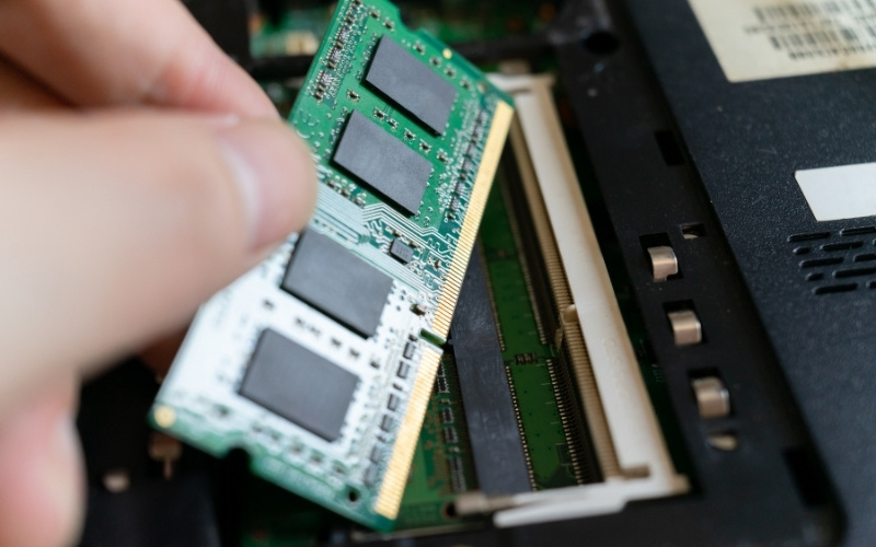 Cấu hình phần cứng là yếu tố cốt lõi quyết định sức mạnh của chiếc laptop