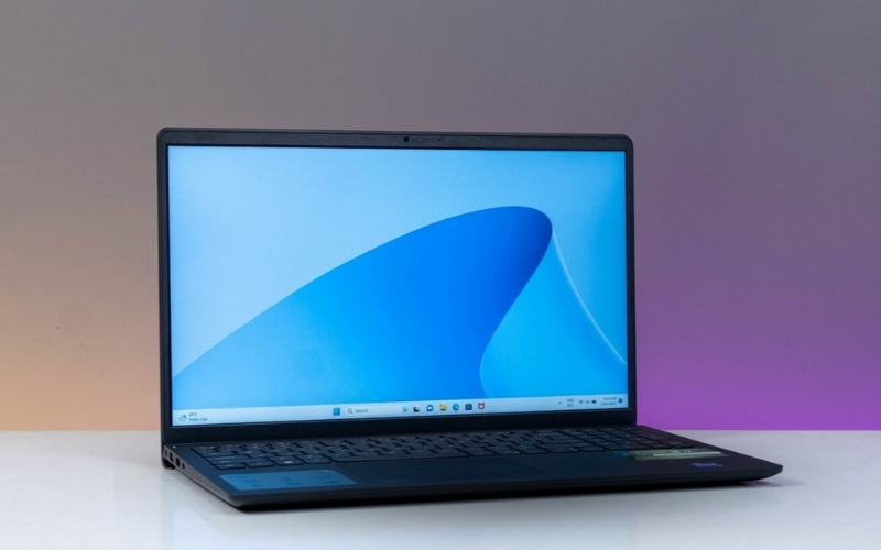 Laptop Dell Inspiron 15 3530