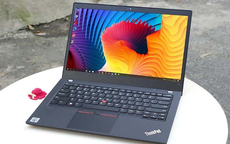 Một chiếc laptop cấu hình đủ mạnh sẽ đảm bảo trải nghiệm khi đi học của bạn được mượt mà