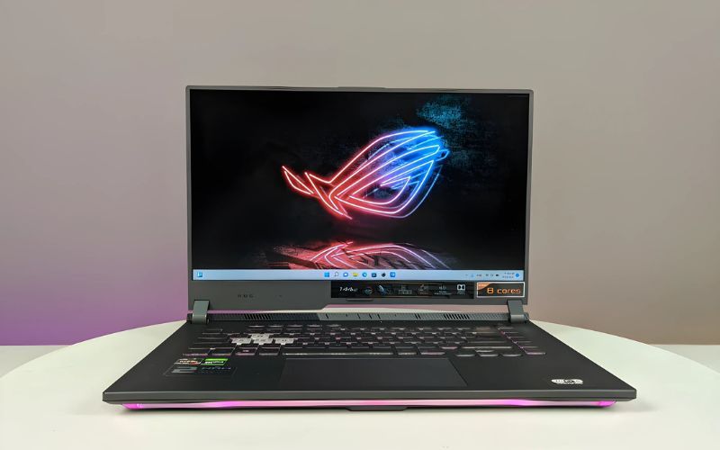Laptop gaming có cấu hình mạnh mẽ sẽ giúp bạn chạy mượt mà các tác vụ nặng