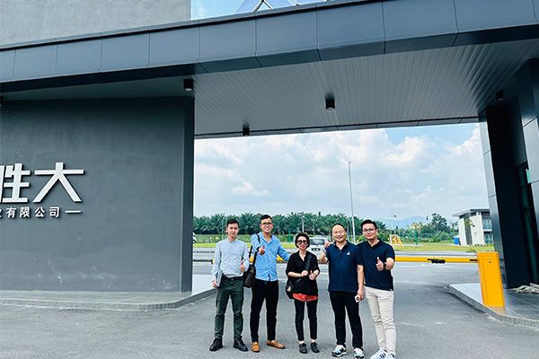 Chuyến đi tham quan nhà máy XSD của team sales Toàn Việt