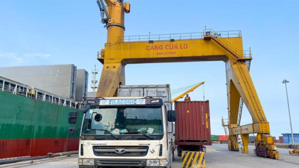Nghệ An thông qua chính sách hỗ trợ các hãng tàu biển xếp, dỡ hàng hóa qua cảng Cửa Lò