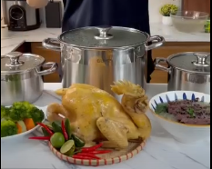 Muốn Luộc Gà Da Vàng Óng Thì Phải Xem Ngay Bí Quyết Dưới Đây !!!